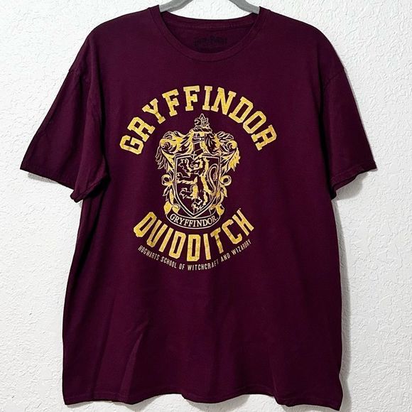 Gryffindor Short sleeve shirt size XL - Picture 3 of 16